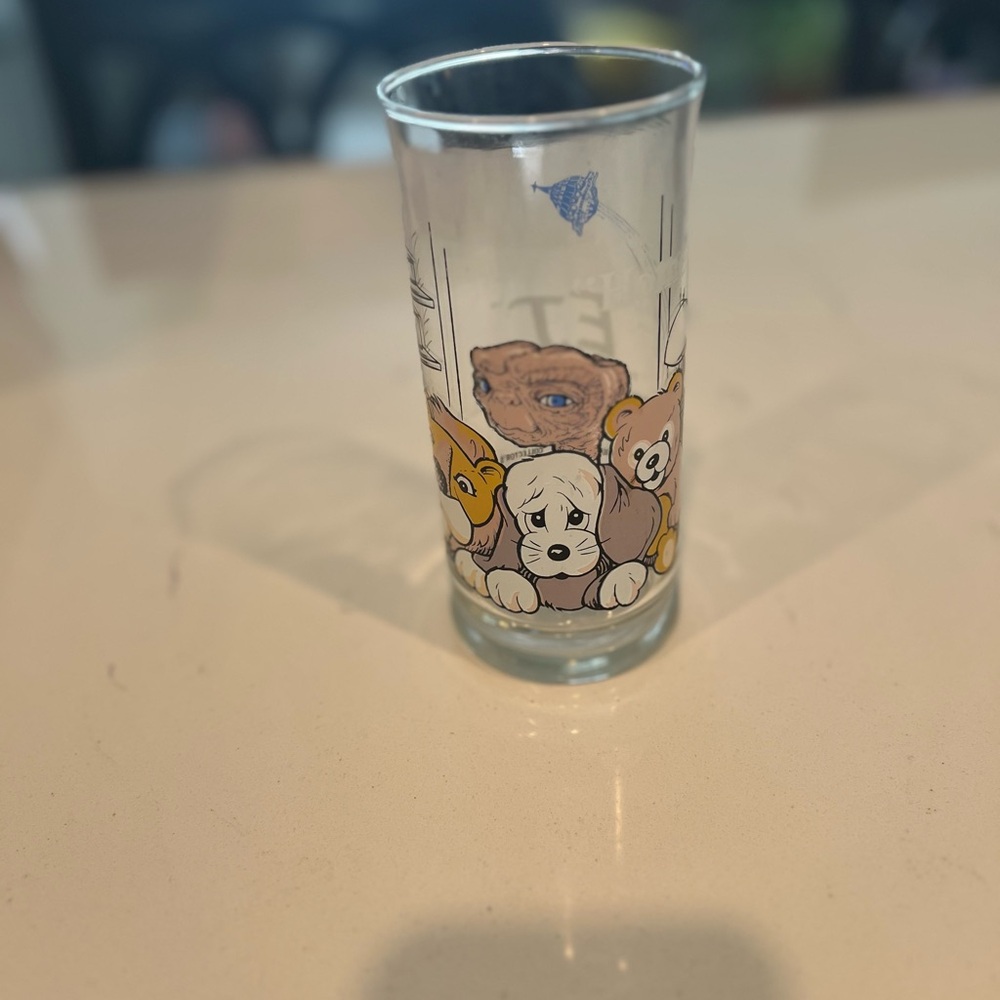 Vintage Pizza Hut ET and Stuffed Animal Print Glass